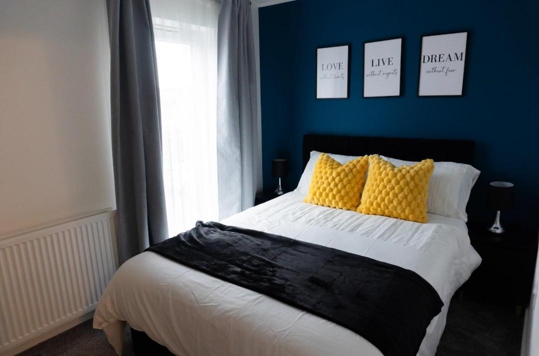 Villa Stylish House With Private Parking Glasgow Esterno foto